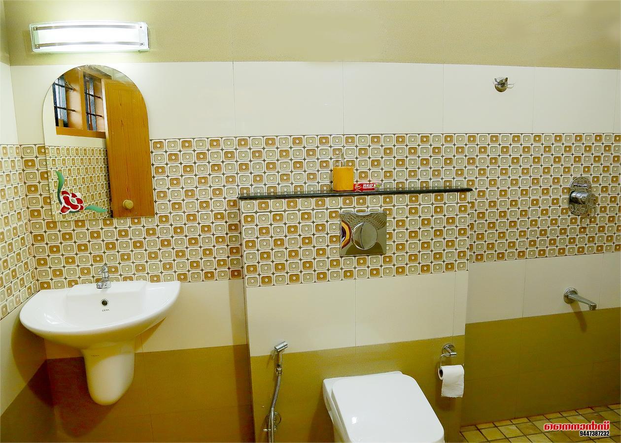 Holiday Villa Thekkady Ngoại thất bức ảnh
