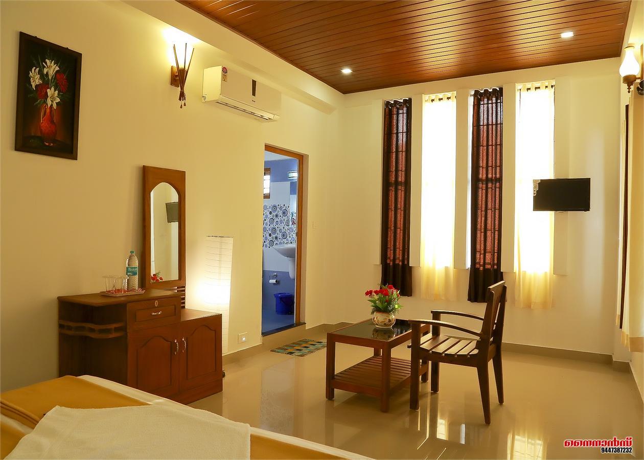Holiday Villa Thekkady Ngoại thất bức ảnh